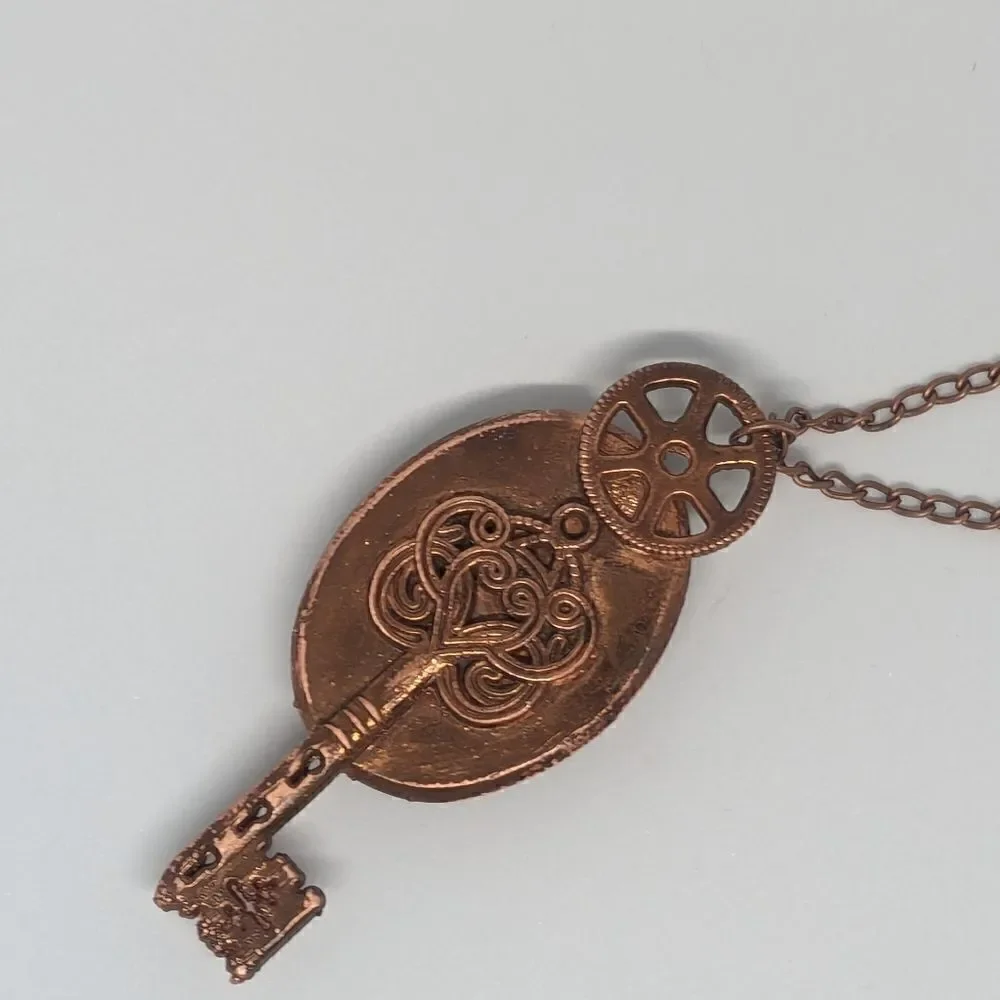 "Destined" Labradorite Key Copper Necklace - Picture 2 of 9